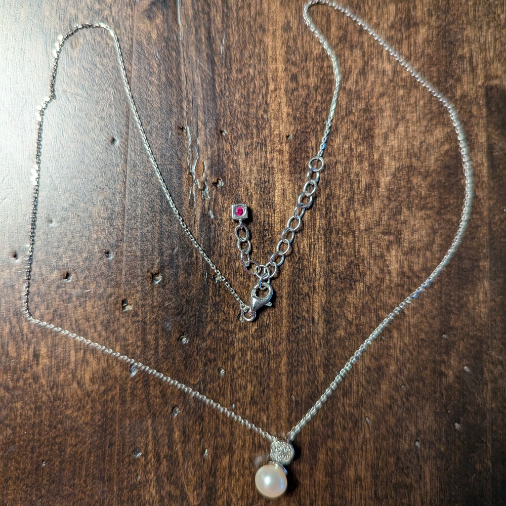 Elle Silver Necklace with Pearl Pendant